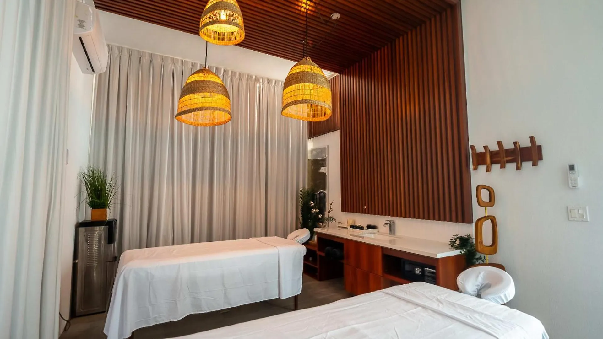 Top Rated Private Villa With Pool, Beach Access, Resort Amenities - White Villas V10 Long Bay