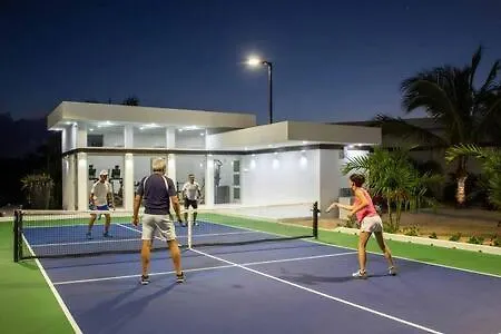 Top Rated Private Villa With Pool, Beach Access, Resort Amenities - White Villas V10 Long Bay 0*,  Turks a Caicos